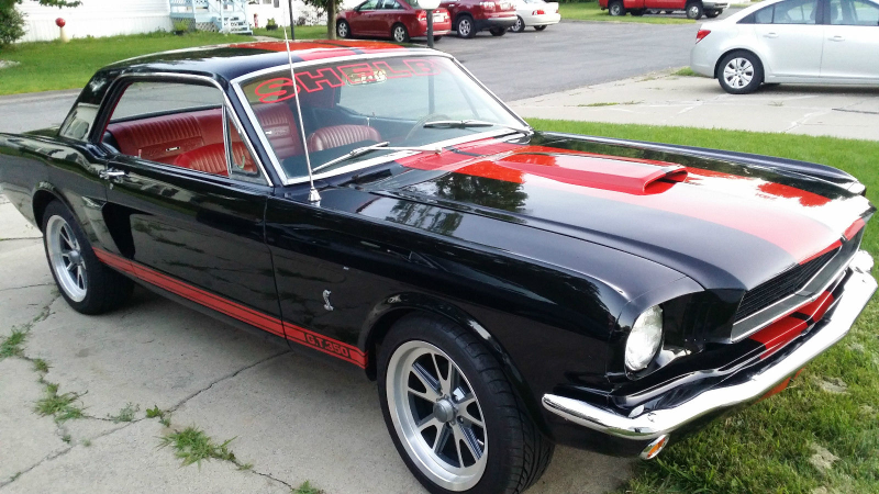 Illustration for article titled This is (almost) how you do a Mustang right.